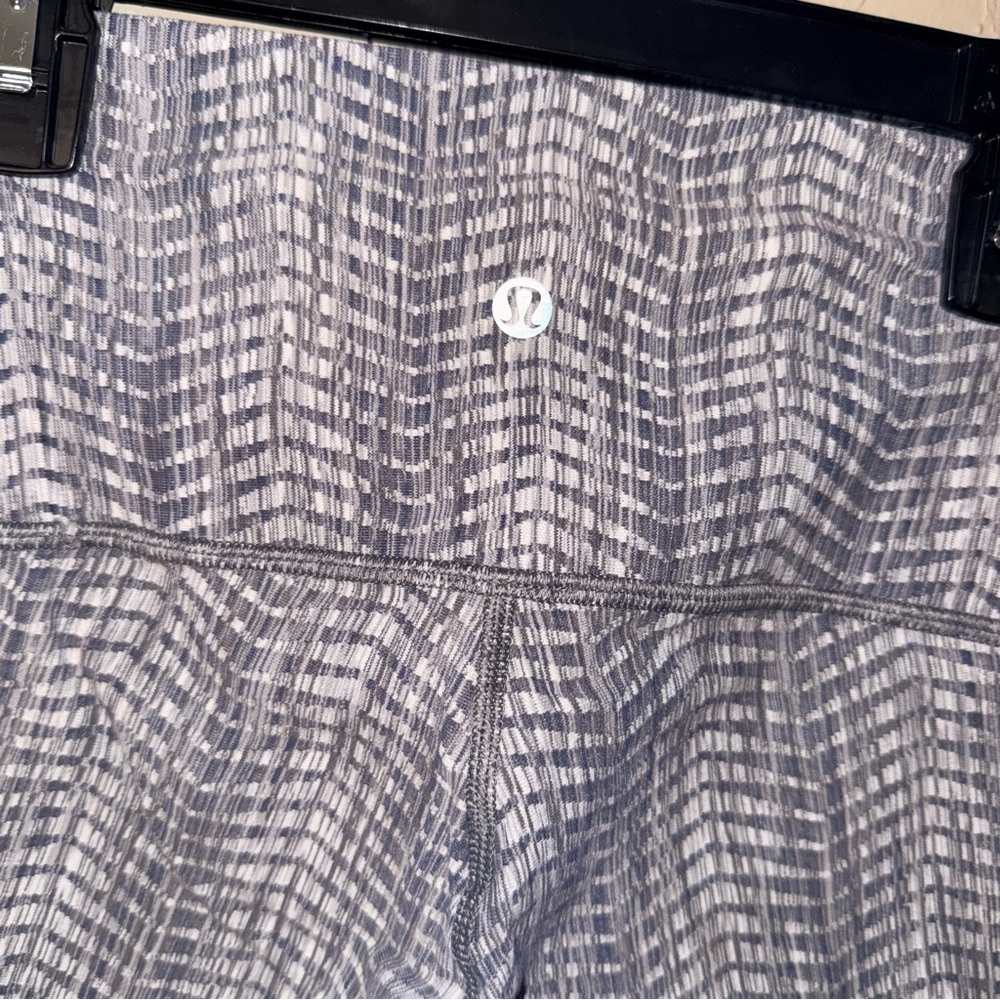 Lululemon Wonder Under High Rise - Picture 3 of 4